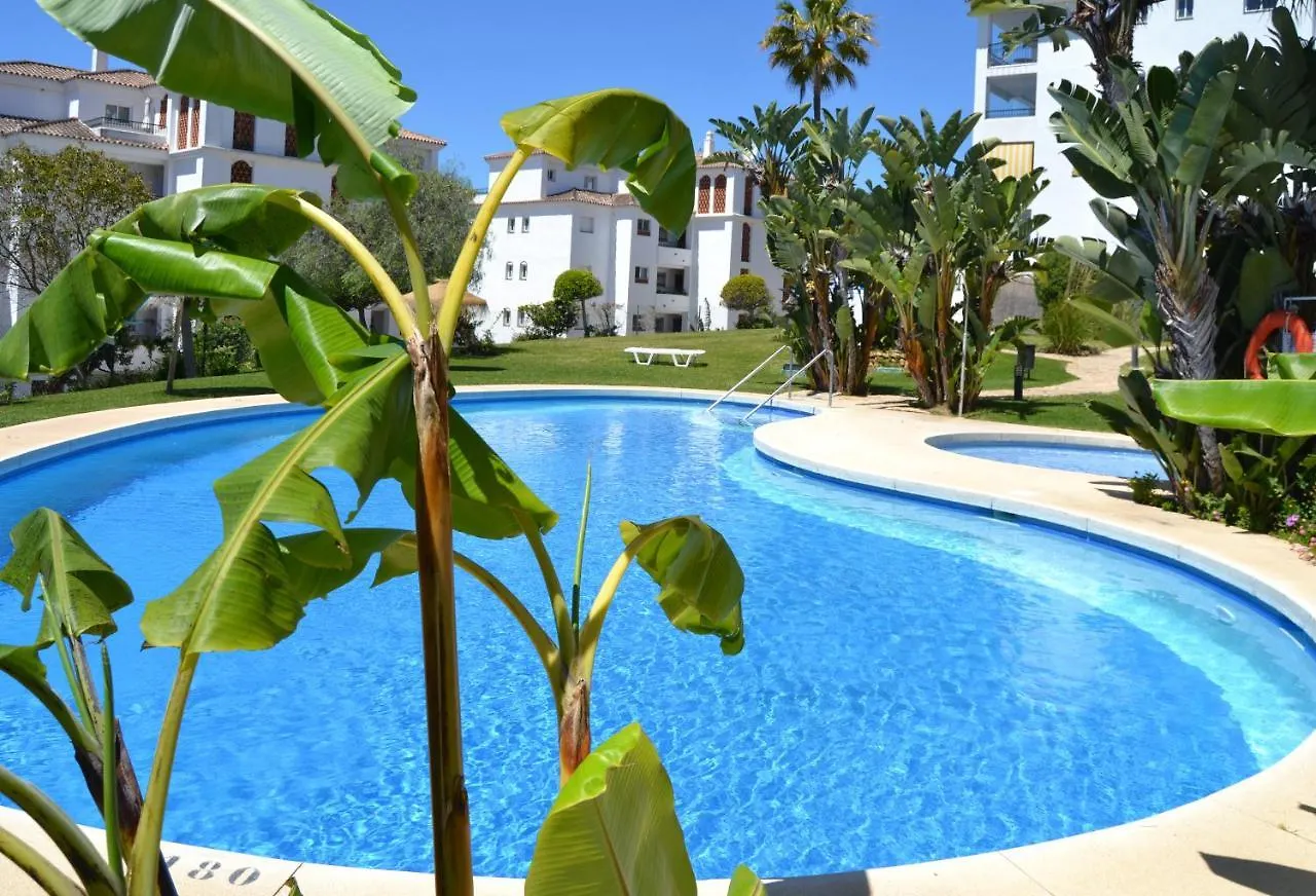 Luxury Garden Apartment - Walking Distance To The Sea location